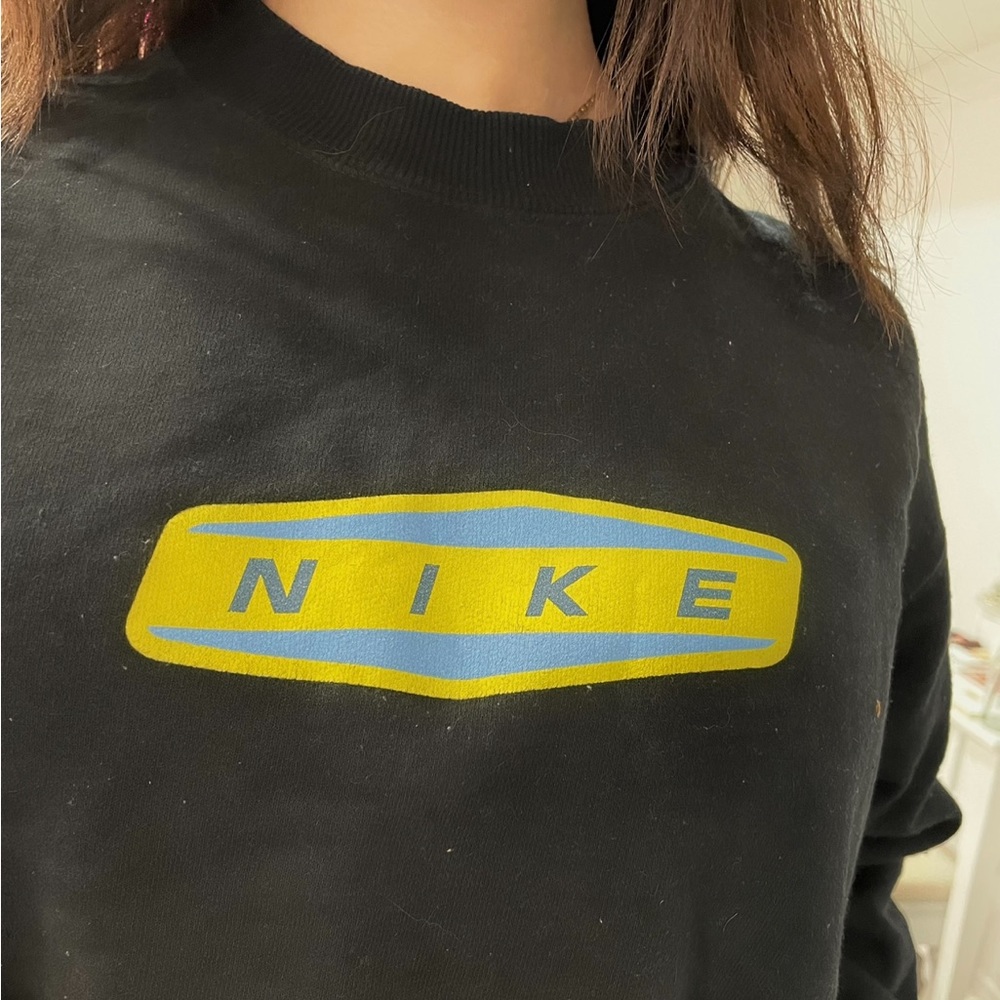 sick vintage NIKE crewneck.

fits small, xsmall, and medium.